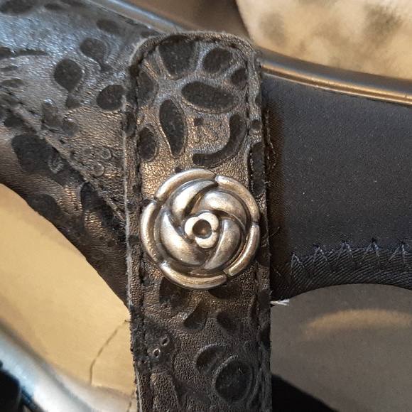 Alegria - Picture 2 of 6